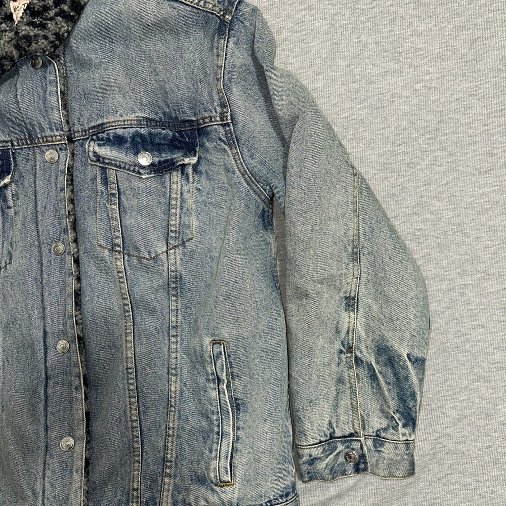 We The Free Free People Wild Ones Sherpa Trucker Jacket Light Wash Denim Size M - Picture 11 of 15